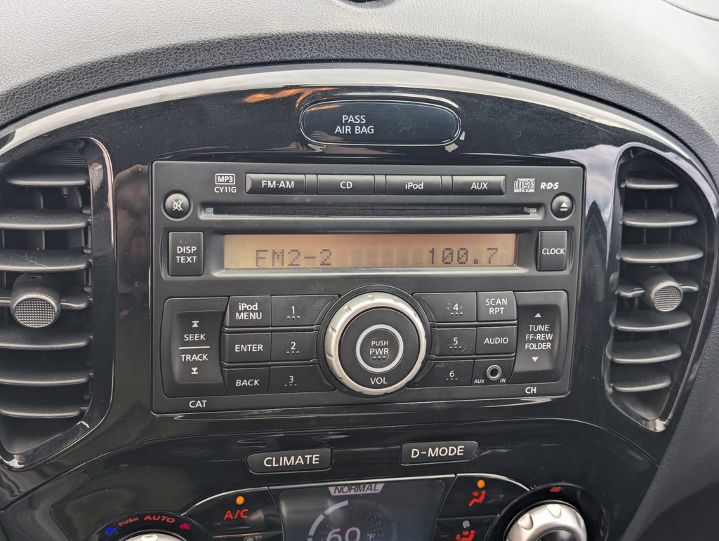 Used 2014 Nissan Juke SV AWD/4WD image 16