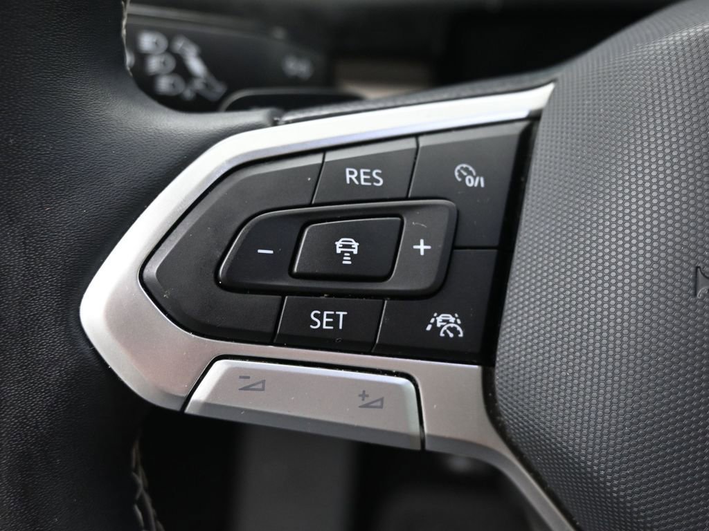 Used 2024 Volkswagen Atlas SE w/ Panoramic Sunroof Package image 30