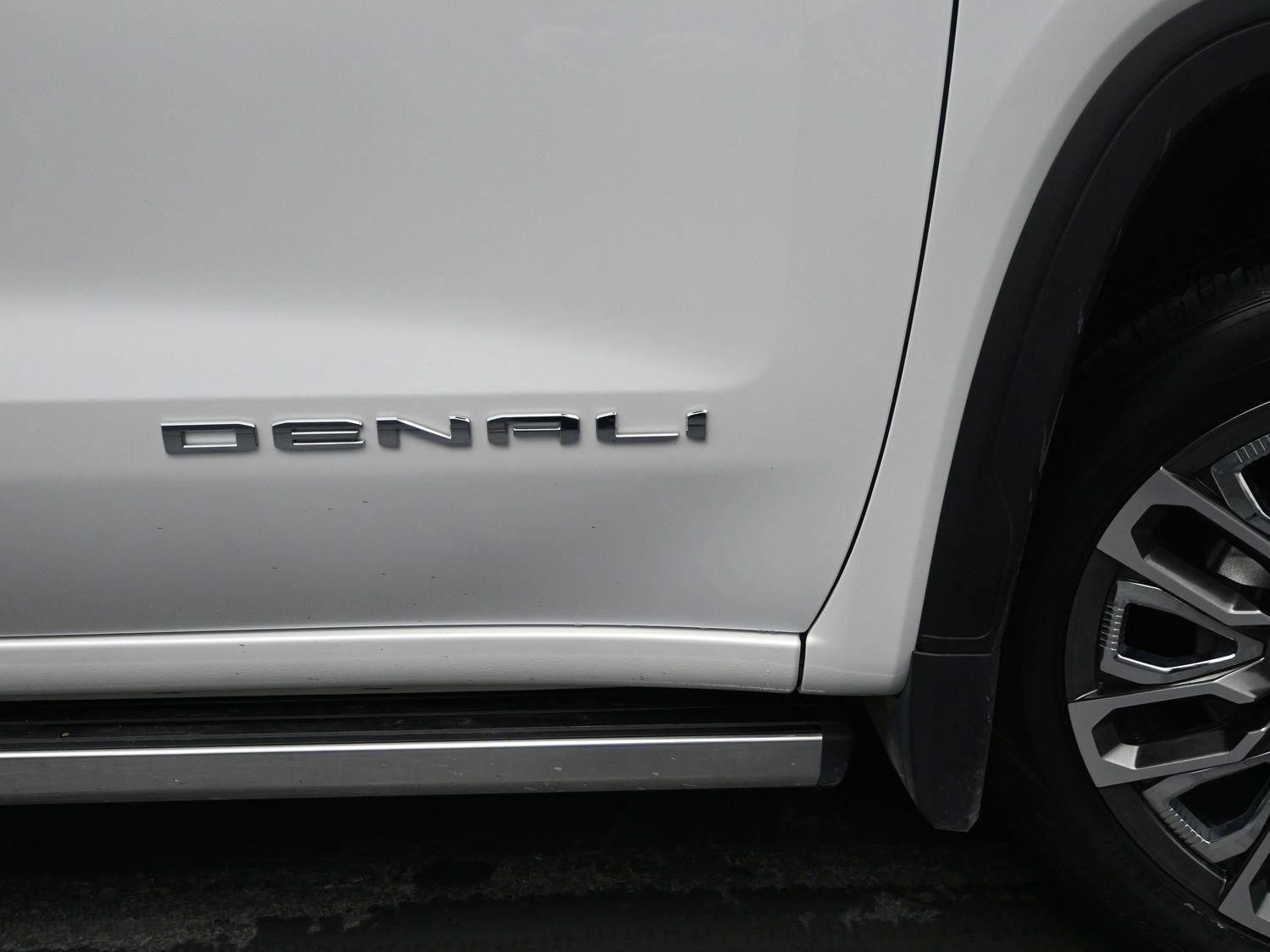 Used 2024 GMC Sierra 1500 Denali Ultimate image 9