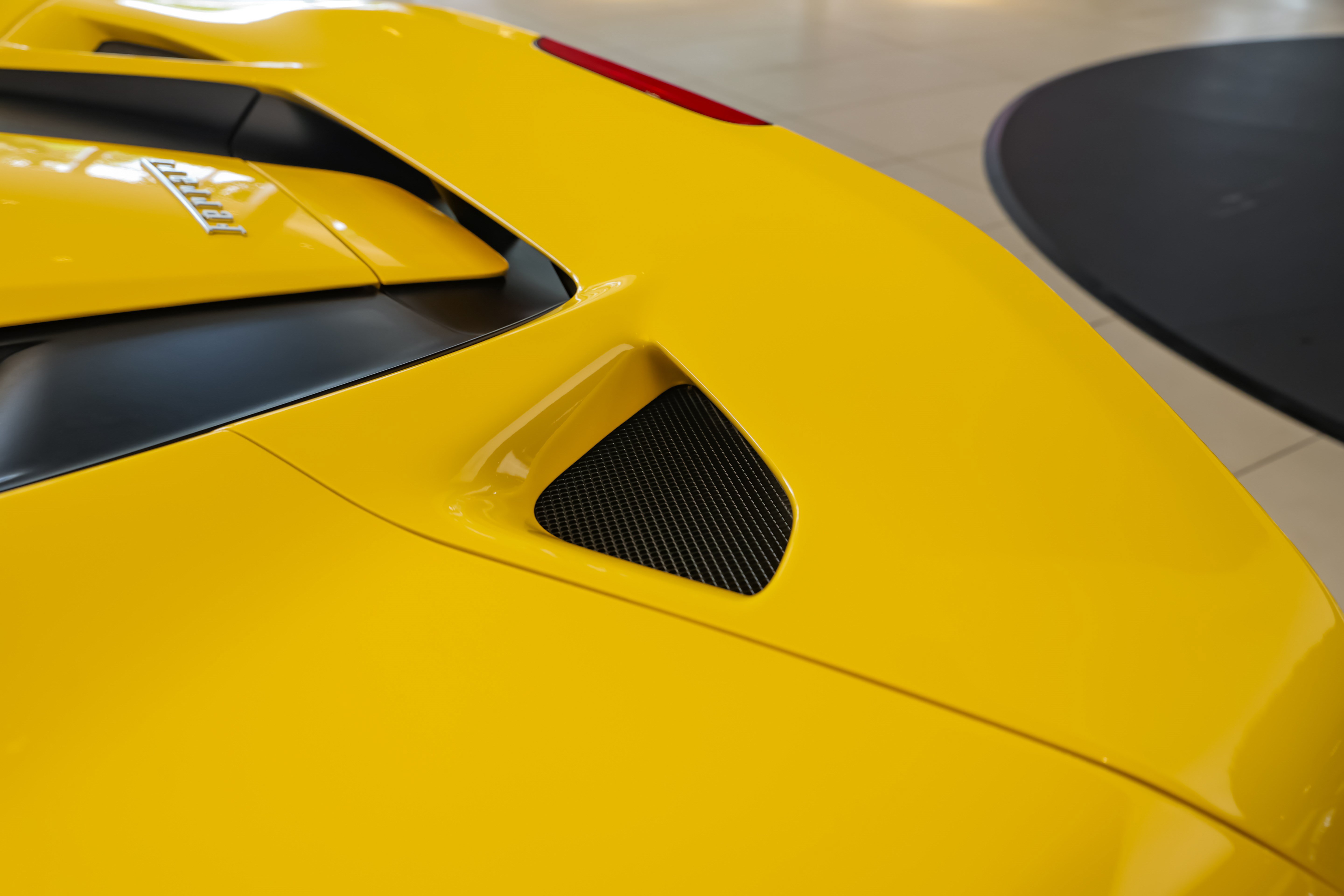 Used 2023 Ferrari F8 Tributo RWD image 26