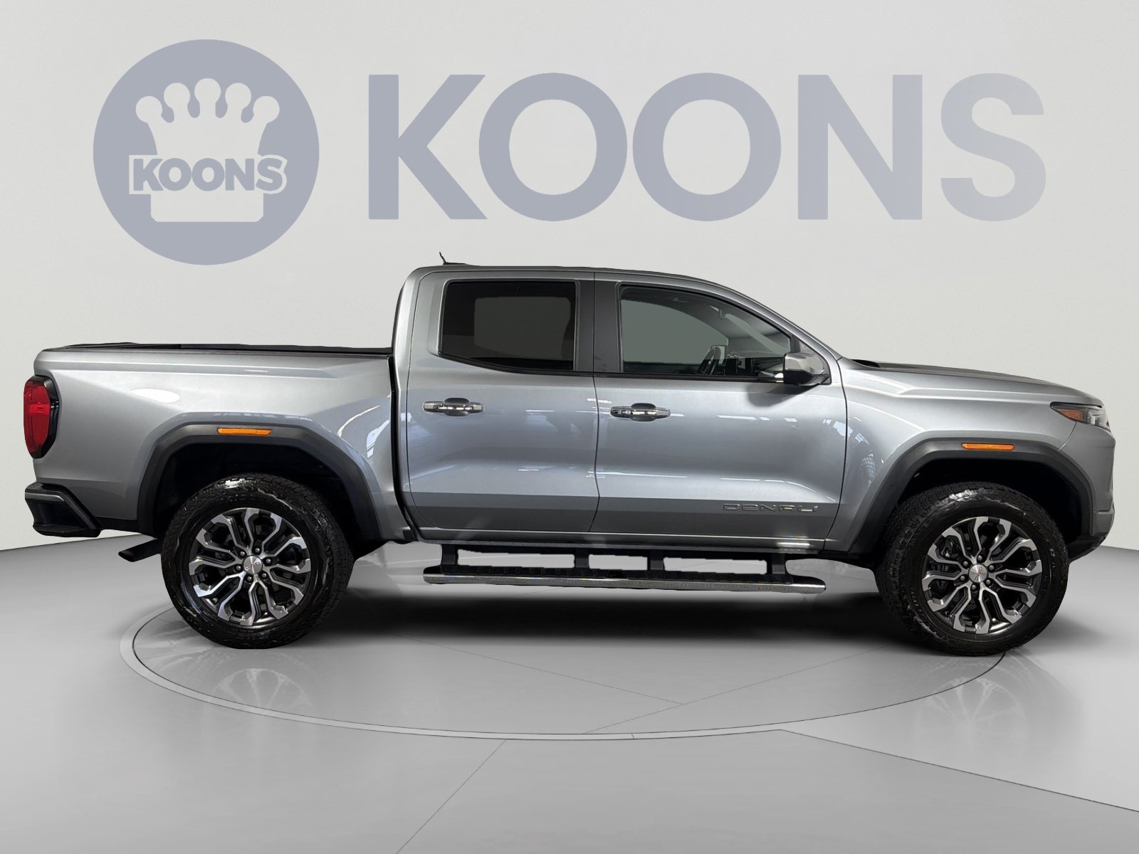 Used 2024 GMC Canyon Denali AWD/4WD image 8