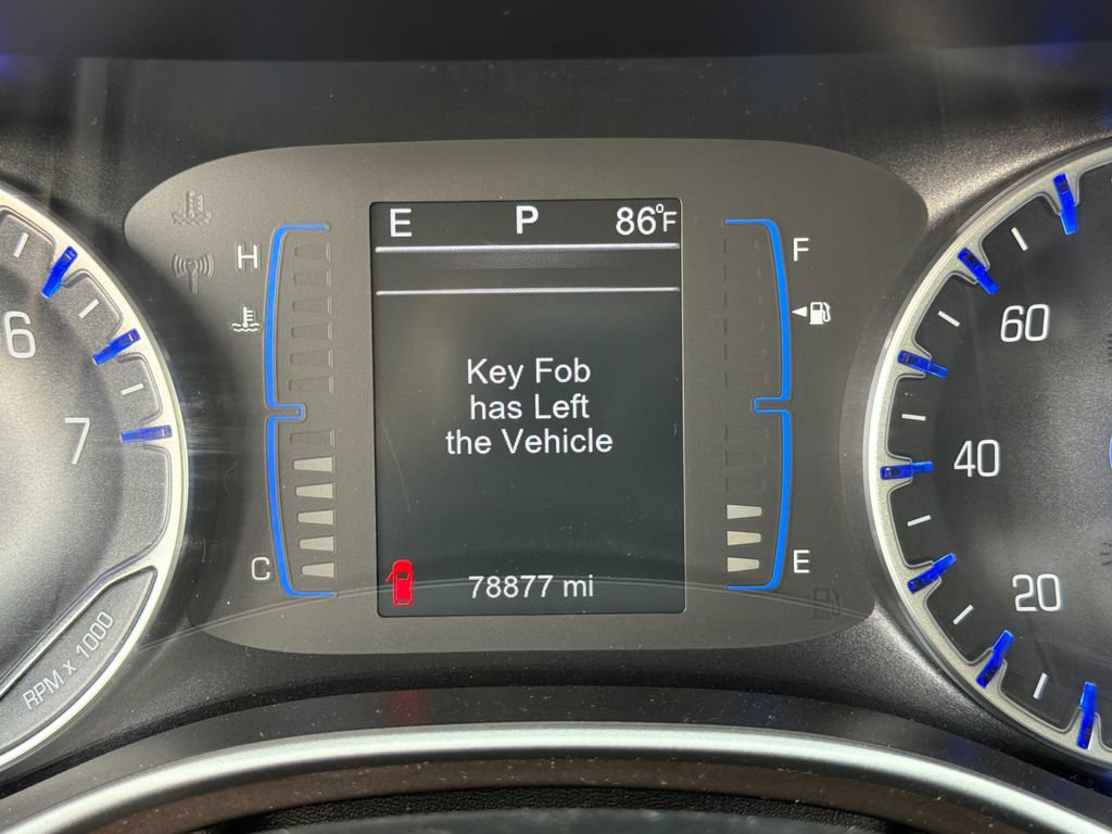 Used 2017 Chrysler Pacifica LX w/ Tire & Wheel Group FWD image 29