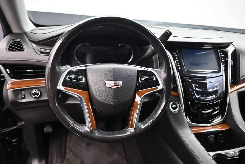 Used 2020 Cadillac Escalade Luxury w/ LPO, Radiant Package AWD/4WD image 15