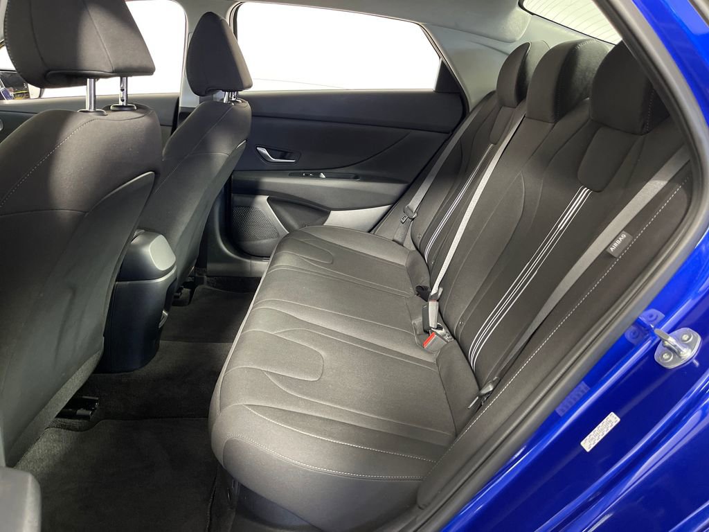 Certified 2025 Hyundai Elantra Blue FWD image 13