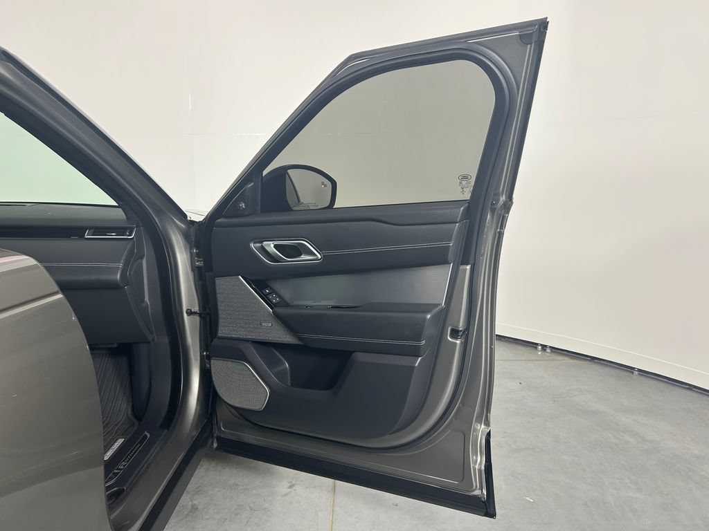 Used 2021 Land Rover Range Rover Velar R-Dynamic HSE AWD/4WD image 25