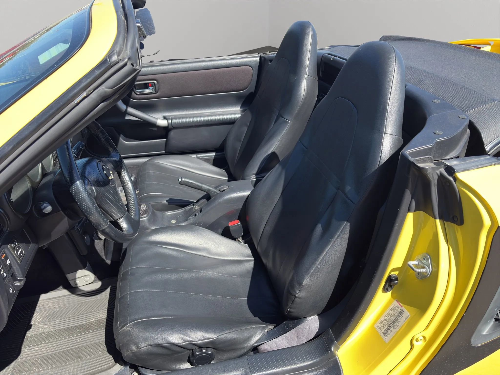 Used 2001 Toyota MR2 RWD image 13