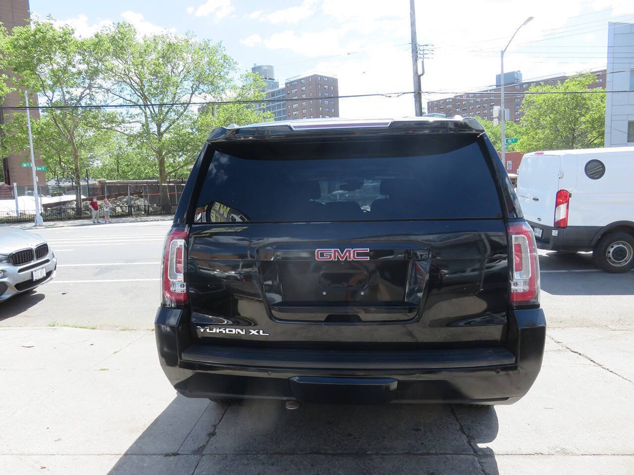 Used 2016 GMC Yukon SLT w/ Open Road Package AWD/4WD image 9