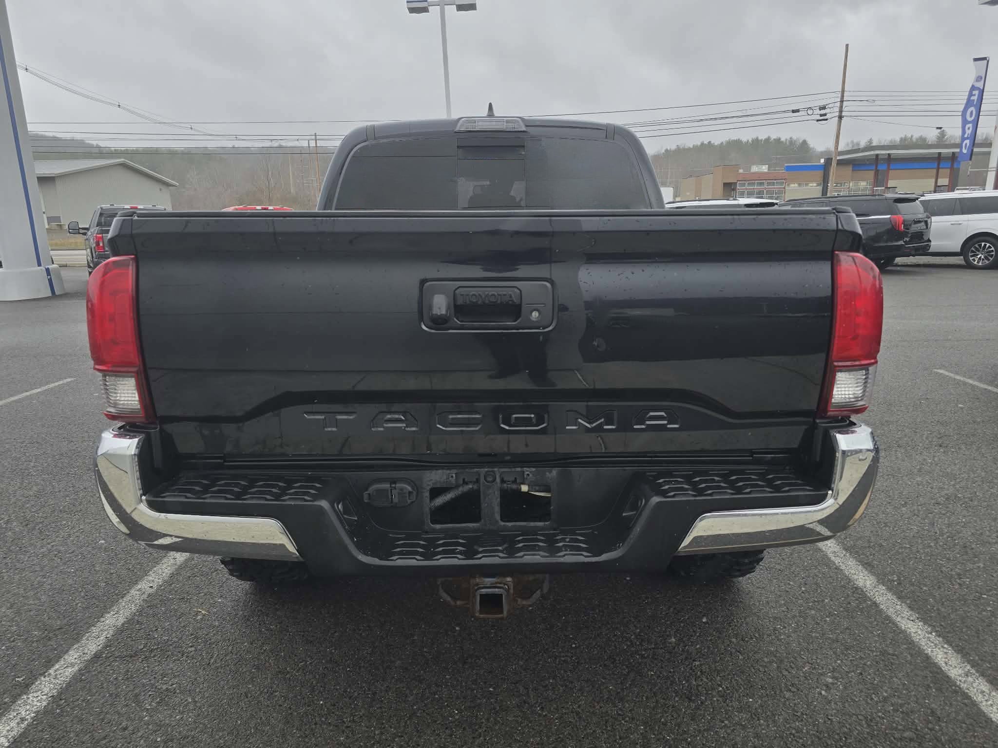 Used 2018 Toyota Tacoma TRD Off-Road video 4