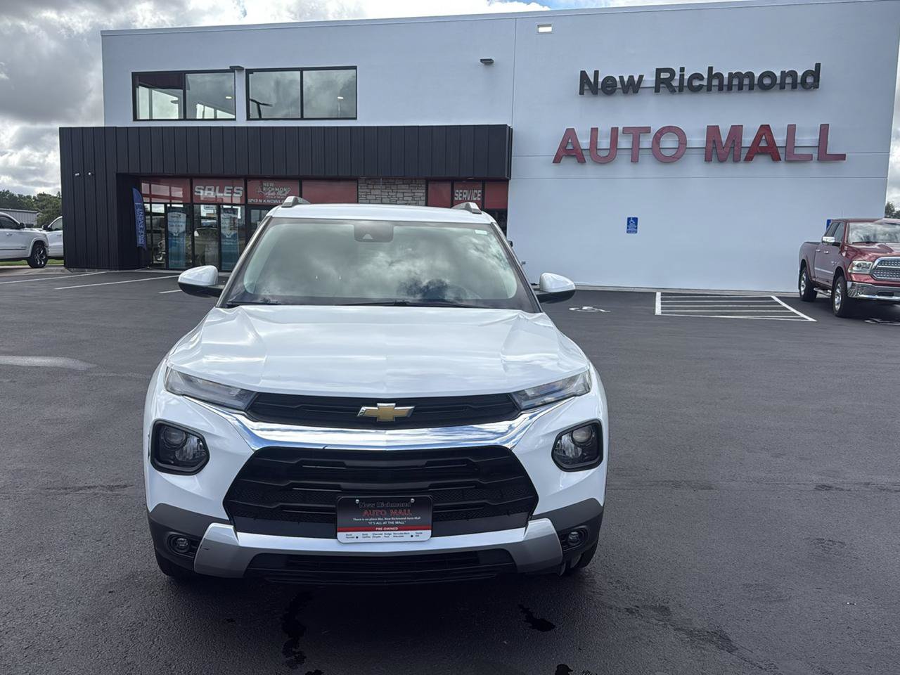 Used 2022 Chevrolet TrailBlazer LT w/ Convenience Package AWD/4WD image 5