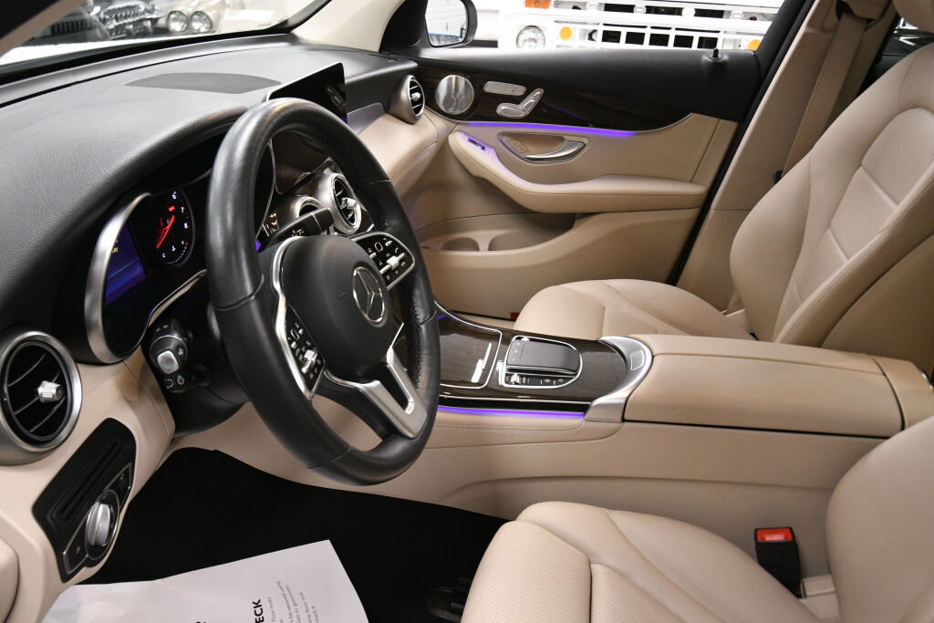 Used 2020 Mercedes-Benz GLC 300 4MATIC image 22