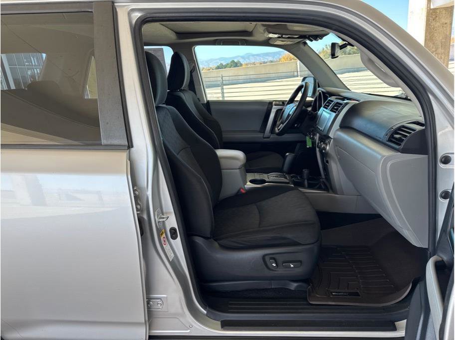 Used 2010 Toyota 4Runner Trail image 14