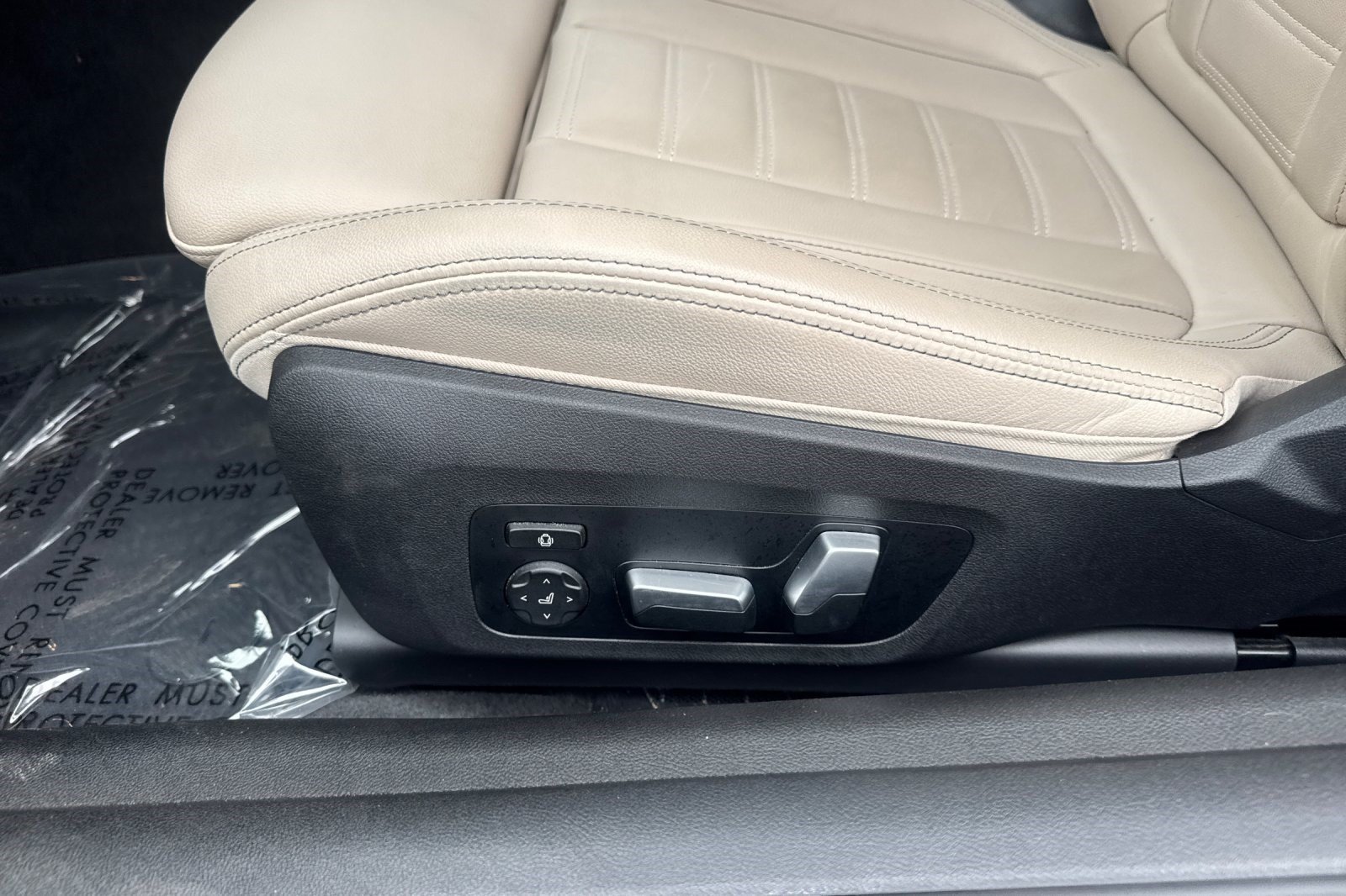 Used 2024 BMW M440i Convertible RWD image 15