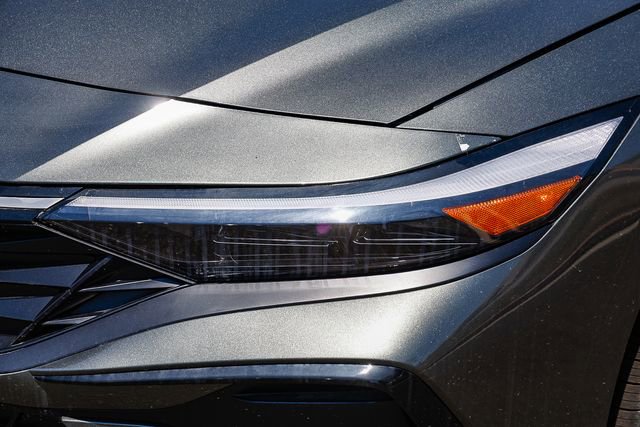 New 2026 Hyundai Elantra Limited FWD image 8