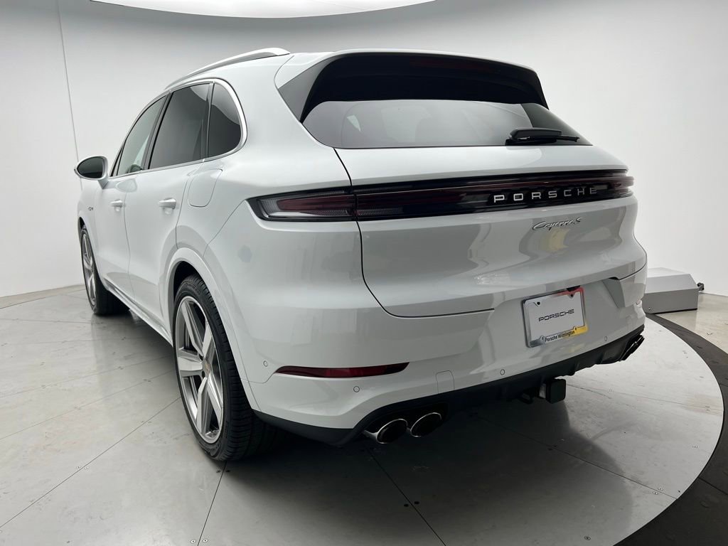 New 2026 Porsche Cayenne S image 3