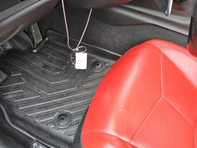 Used 2021 Chevrolet Corvette Stingray Convertible w/ Z51 Performance Package RWD image 13