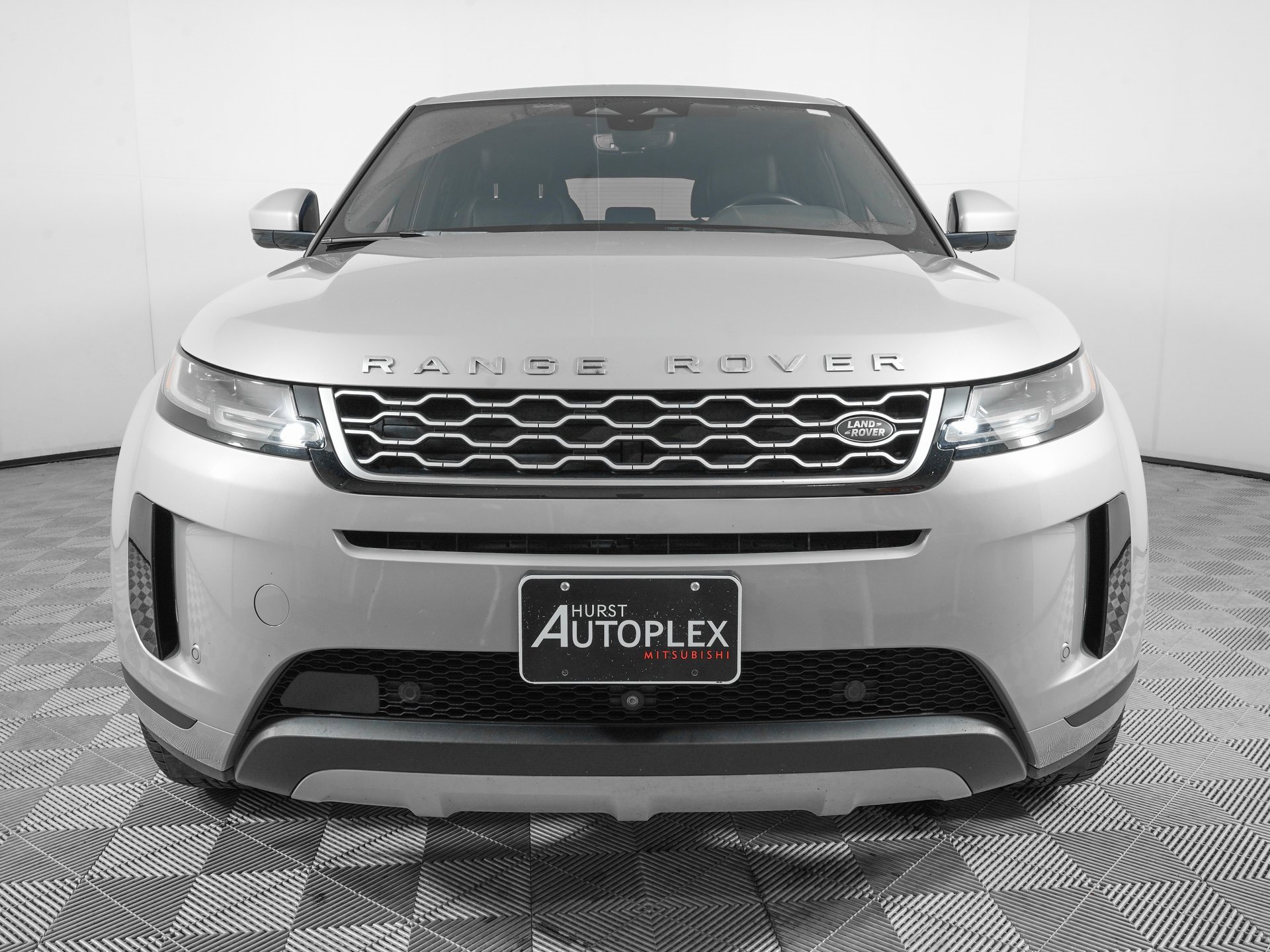 Used 2021 Land Rover Range Rover Evoque SE image 2