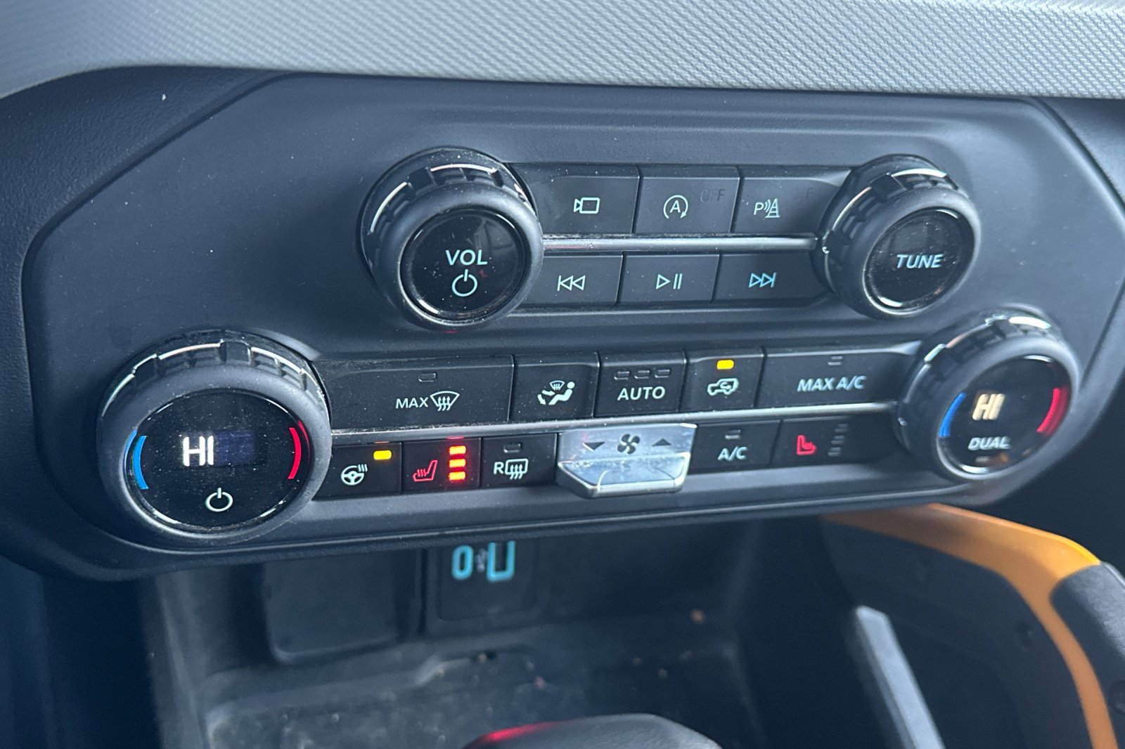 Used 2023 Ford Bronco Badlands image 26