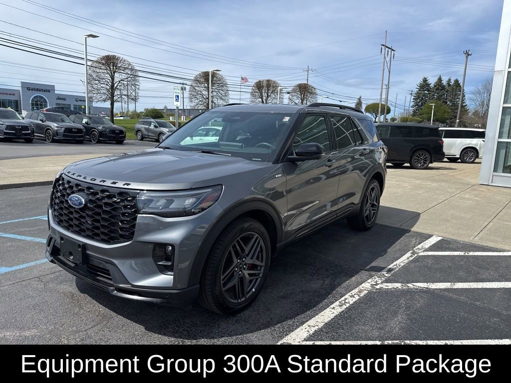 Used 2025 Ford Explorer ST-Line w/ ST-Line Street Pack AWD/4WD image 10