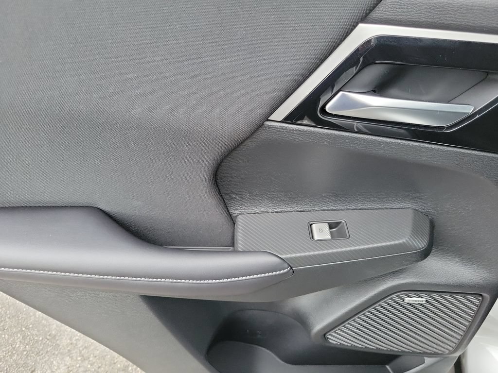Used 2026 Mitsubishi Outlander ES FWD image 19