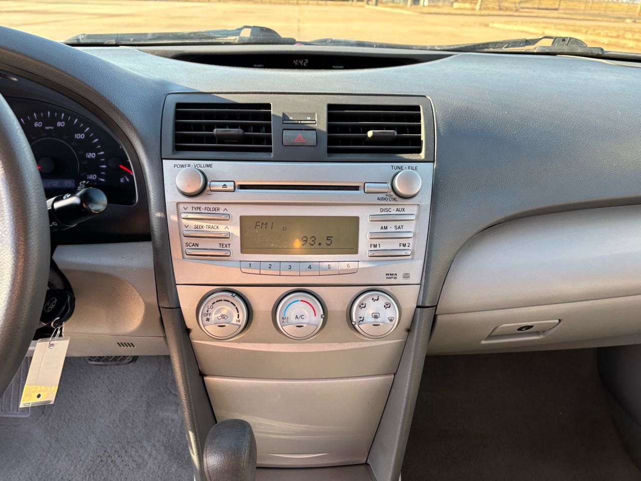 Used 2010 Toyota Camry image 16