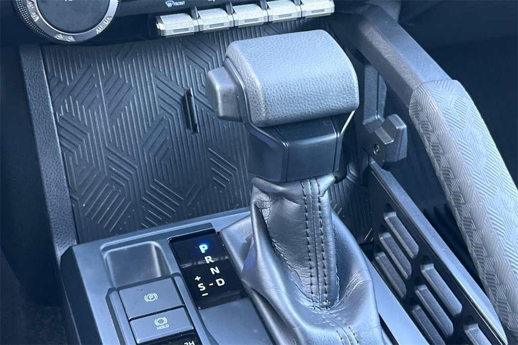 Certified 2025 Toyota Tacoma SR5 image 24