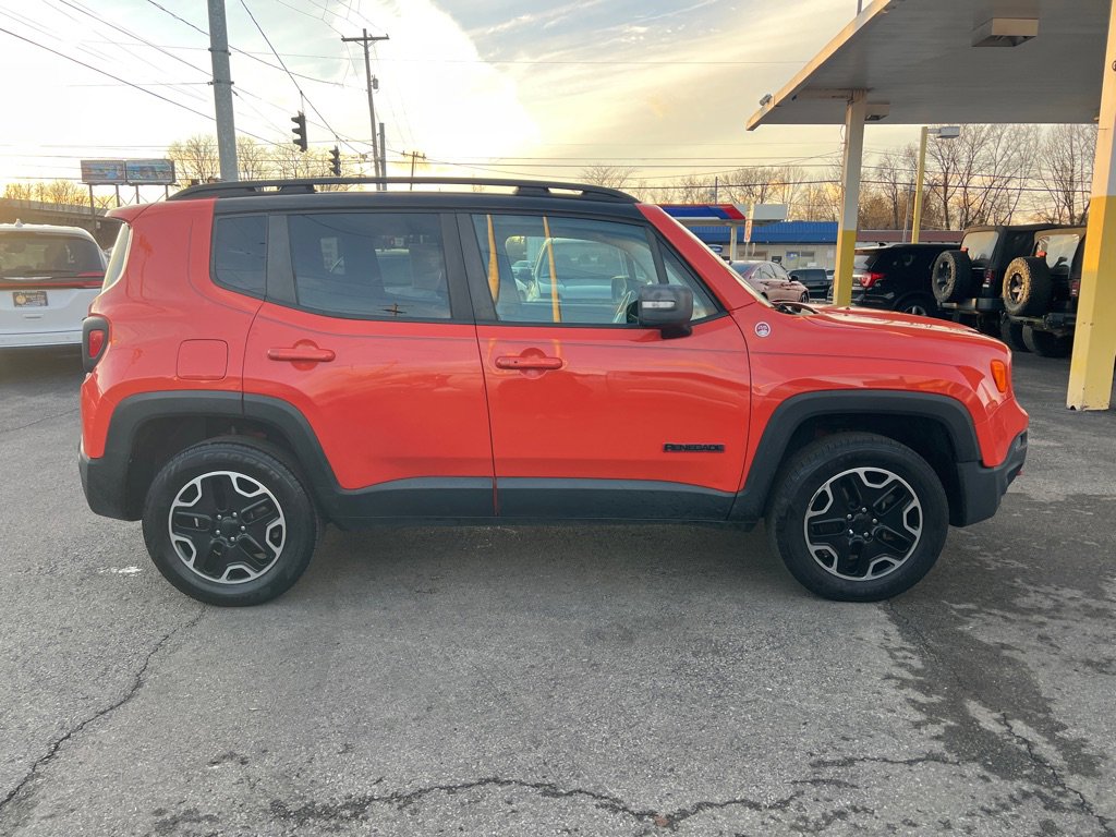 Used 2017 Jeep Renegade Trailhawk w/ Premium Trailhawk Package image 21