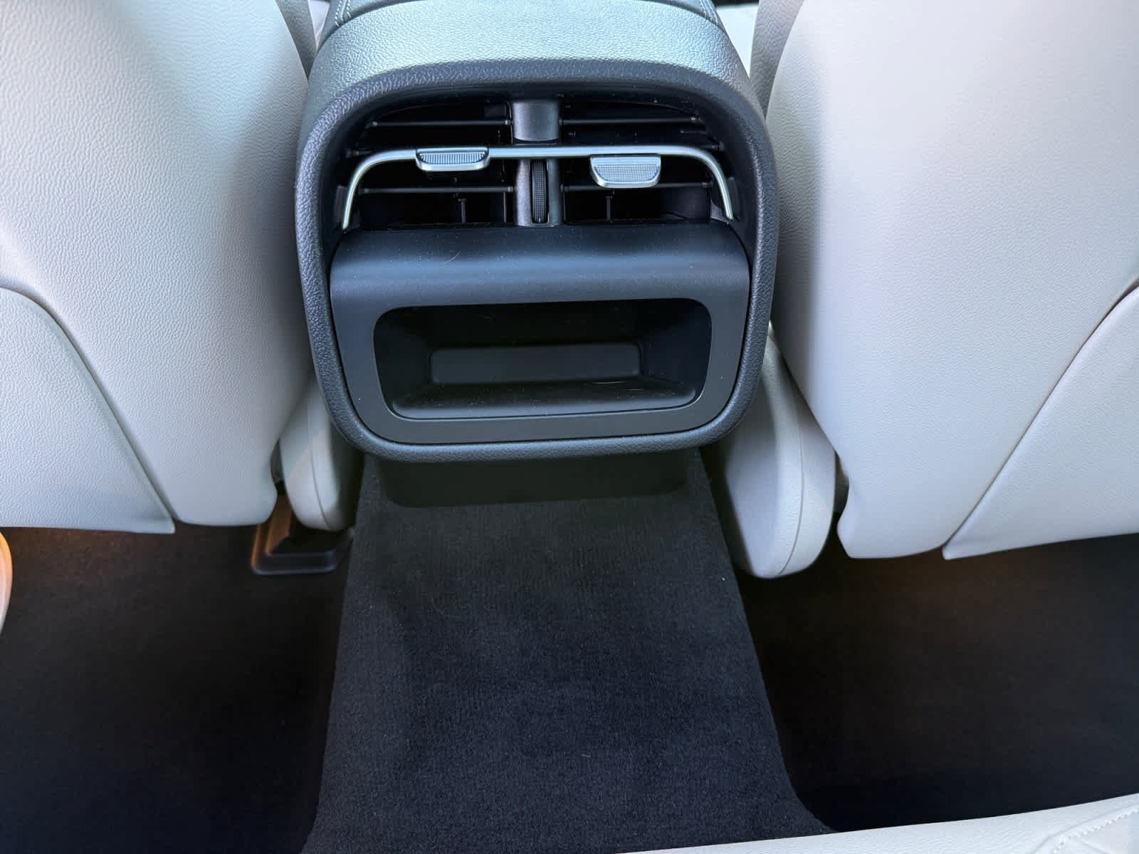 Used 2026 Mercedes-Benz E 350 4MATIC Sedan image 28