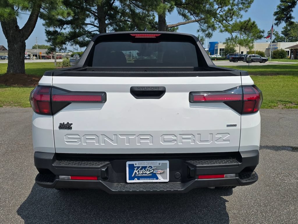 Used 2024 Hyundai Santa Cruz SE AWD/4WD image 4