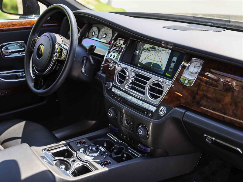 Used 2012 Rolls-Royce Ghost RWD image 28