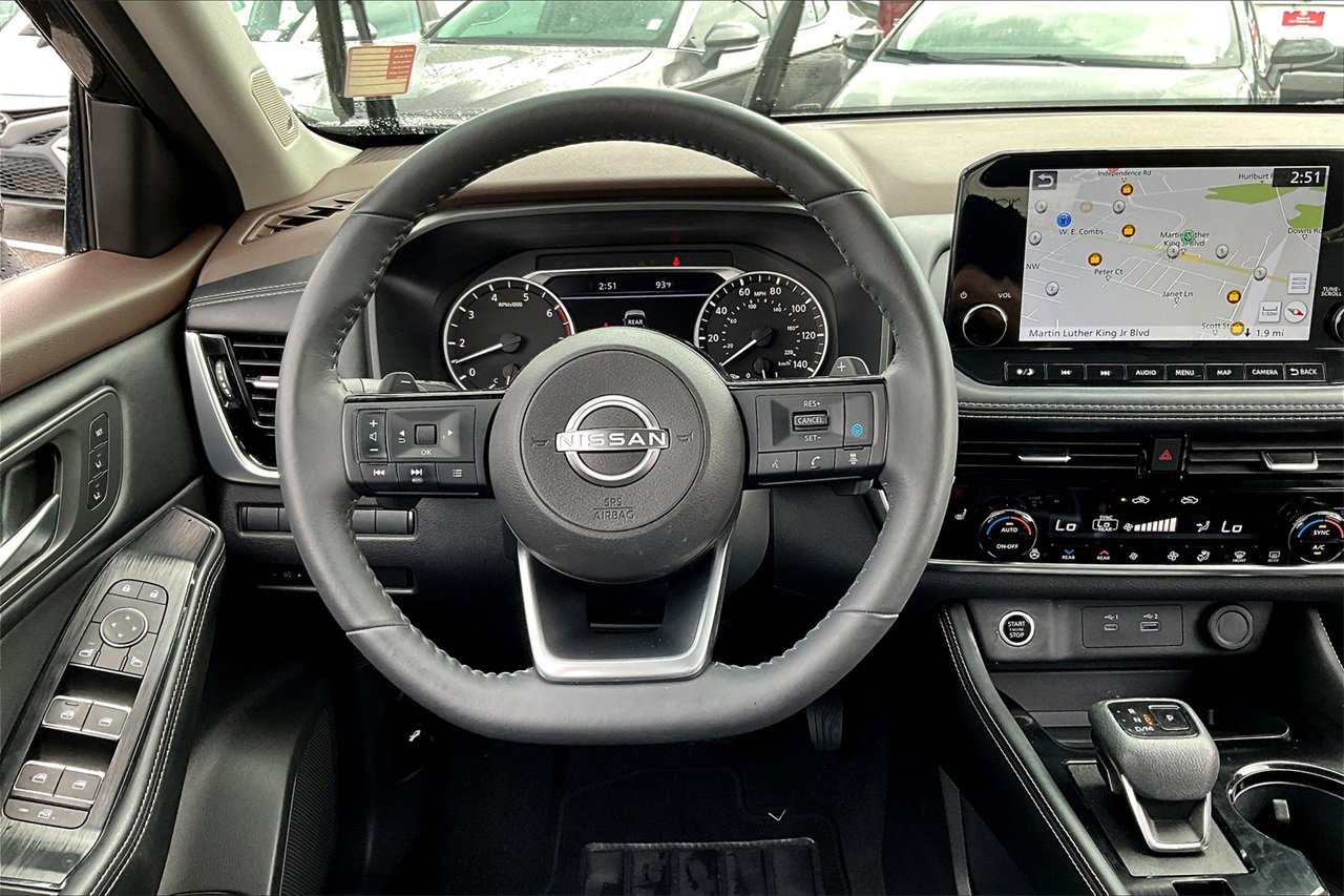 Used 2023 Nissan Rogue SL w/ SL Premium Package image 8