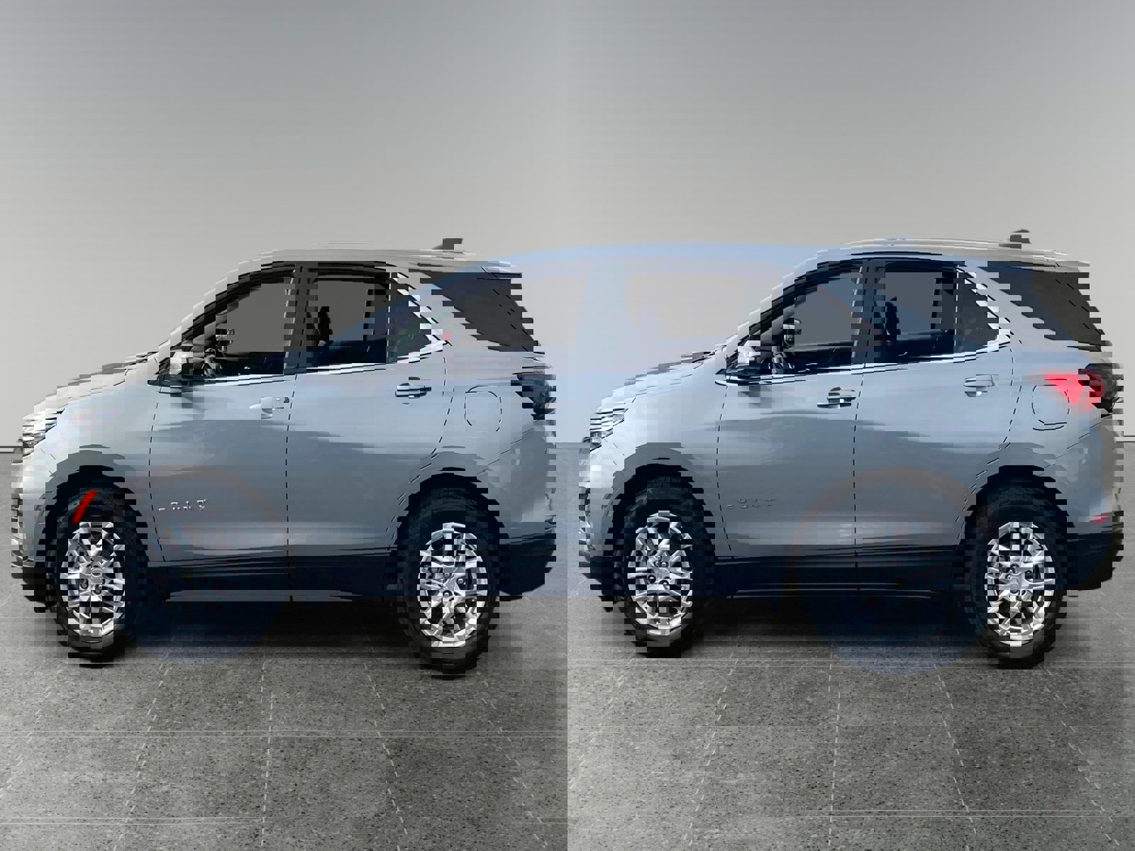 Used 2023 Chevrolet Equinox LT image 2