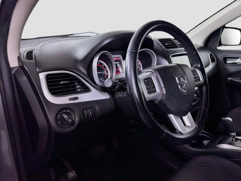 Used 2019 Dodge Journey SE FWD image 10