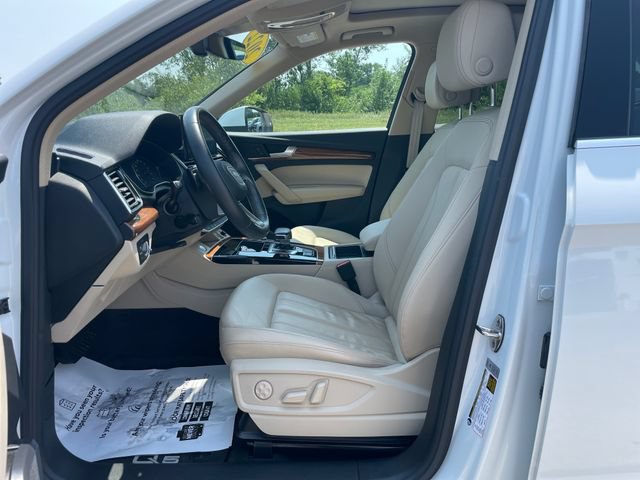 Used 2022 Audi Q5 2.0T Premium w/ Convenience Package AWD/4WD image 19