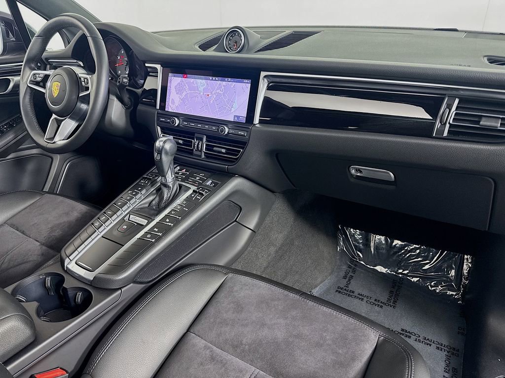 Used 2021 Porsche Macan AWD/4WD image 36