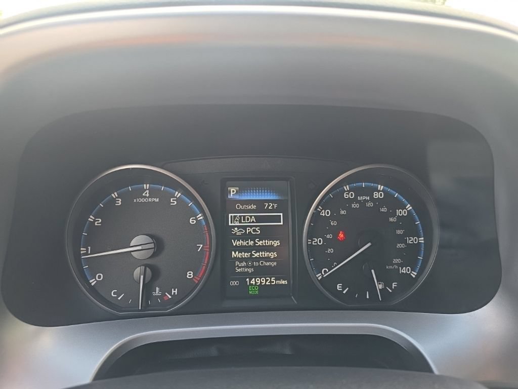 Used 2018 Toyota RAV4 LE w/ All Weather Liner Package FWD image 16