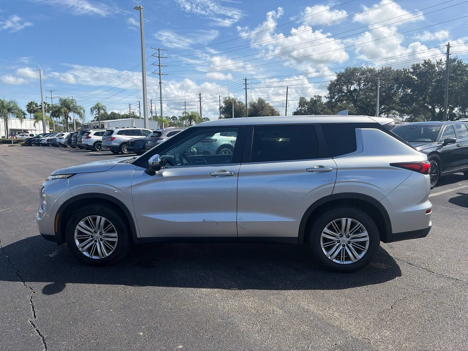 Used 2022 Mitsubishi Outlander ES AWD/4WD image 4