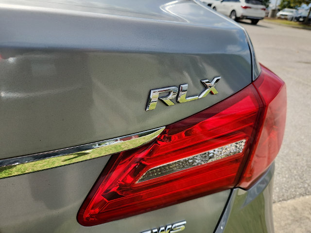 Used 2016 Acura RLX w/ Technology Package FWD image 4