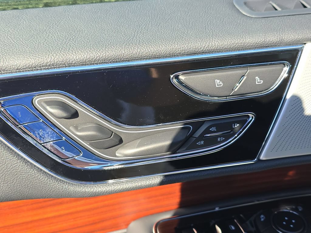 Used 2024 Lincoln Navigator L Reserve AWD/4WD image 12