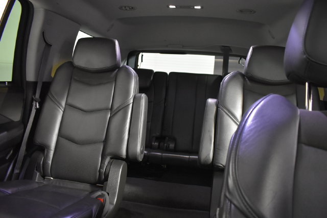 Used 2017 Cadillac Escalade Premium Luxury AWD/4WD image 25