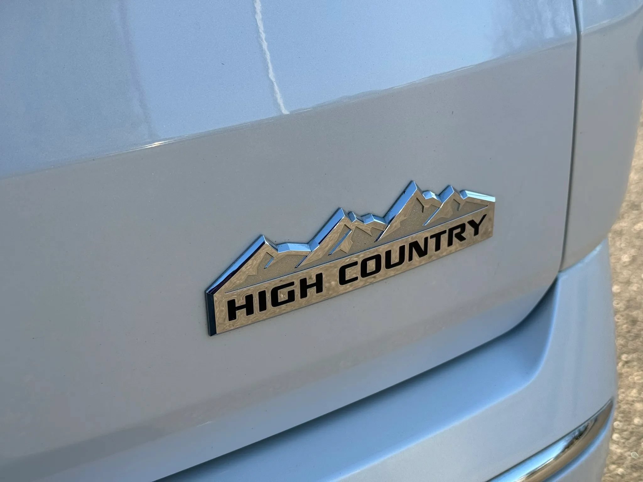 Used 2021 Chevrolet Traverse High Country w/ LPO, Cargo Package AWD/4WD image 13