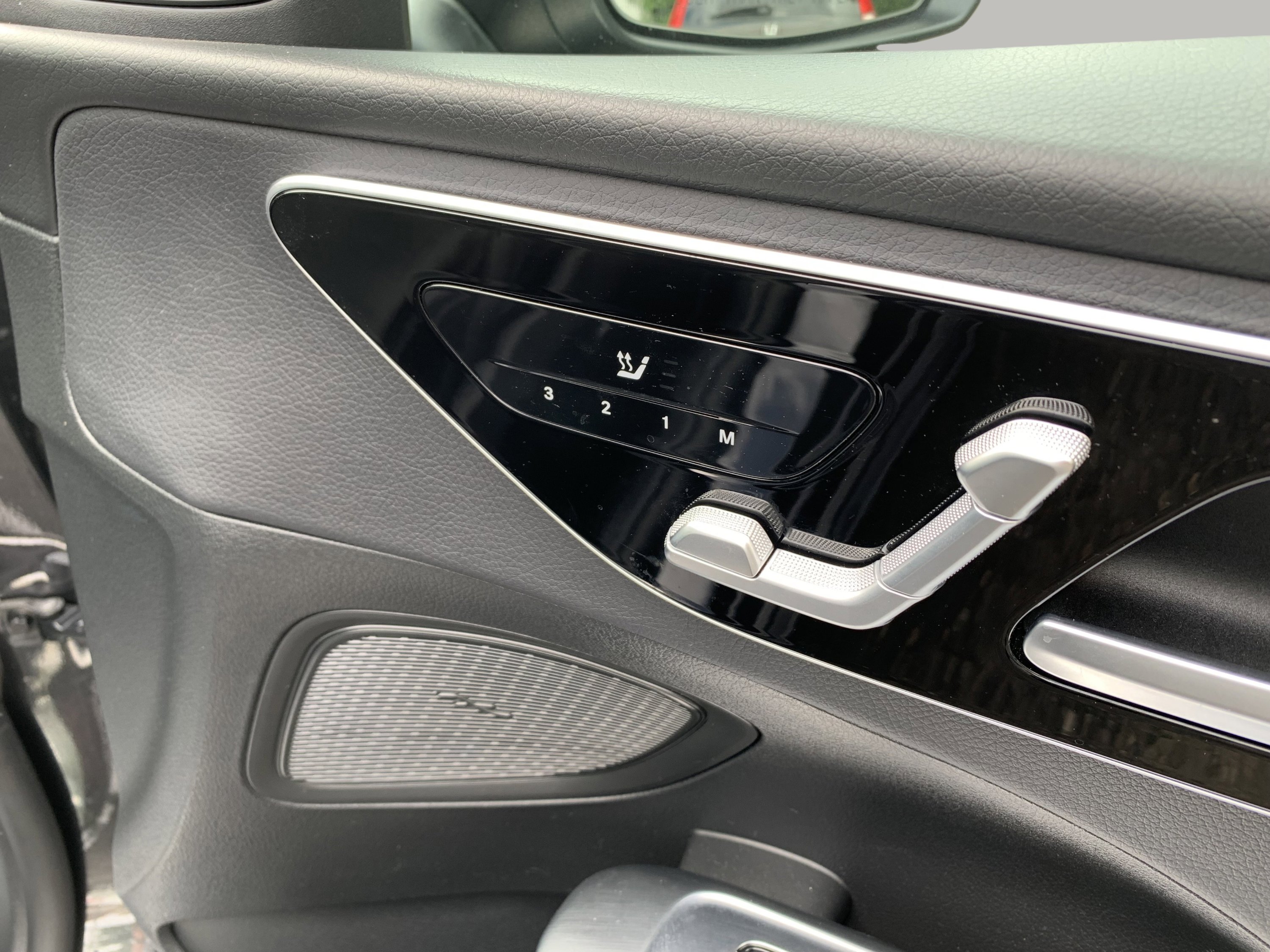 Used 2022 Mercedes-Benz C 300 4MATIC Sedan w/ Exclusive Trim Package image 31