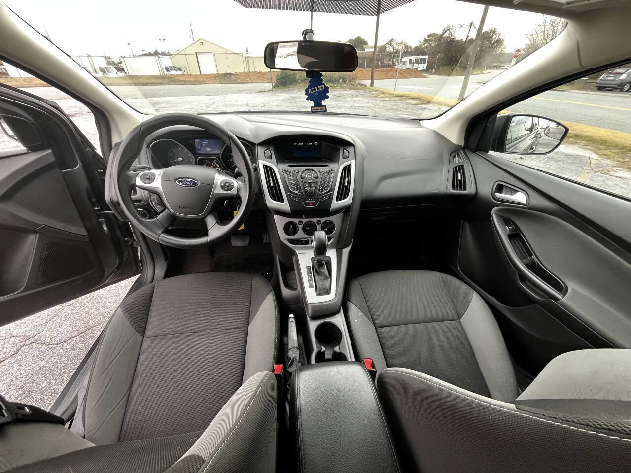 Used 2014 Ford Focus SE image 12
