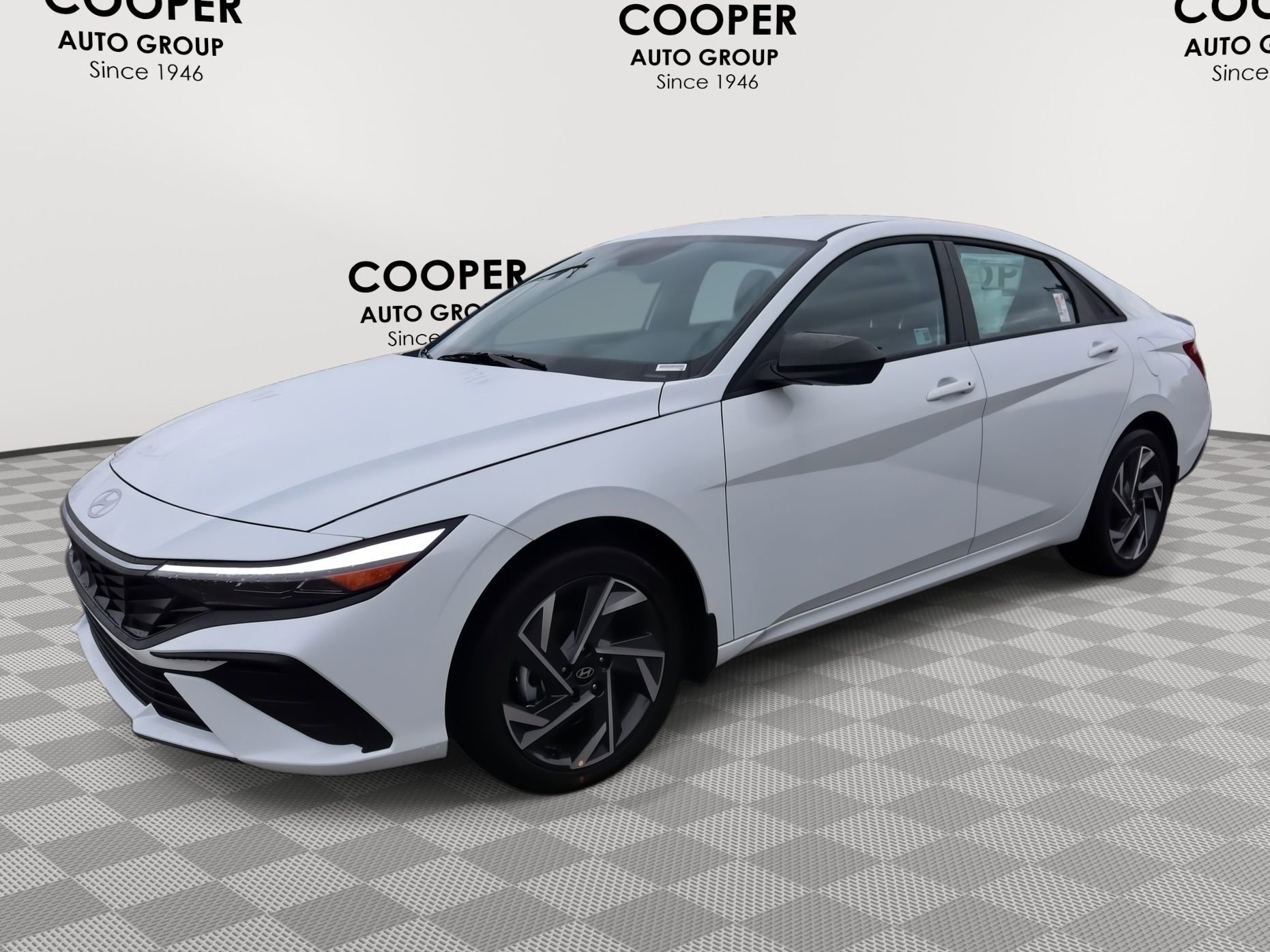 New 2025 Hyundai Elantra SEL image 3