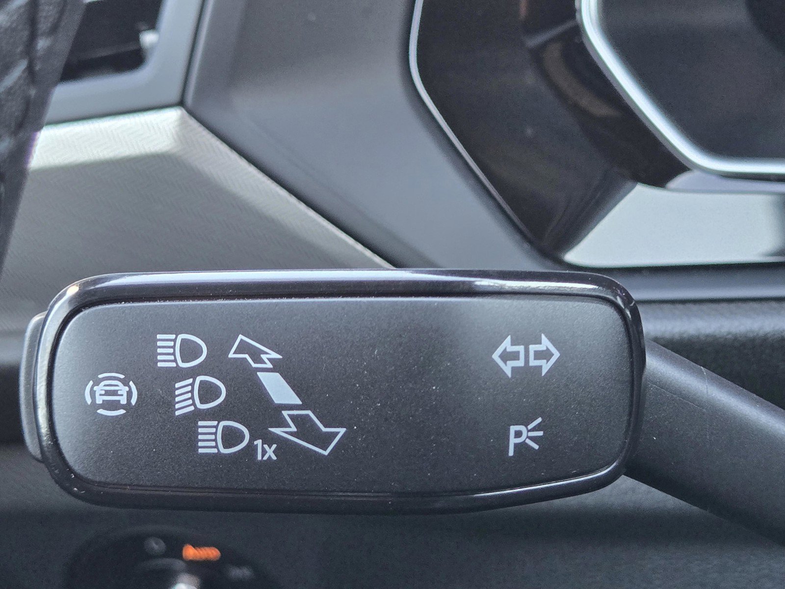 Used 2024 Volkswagen Jetta Sport image 17