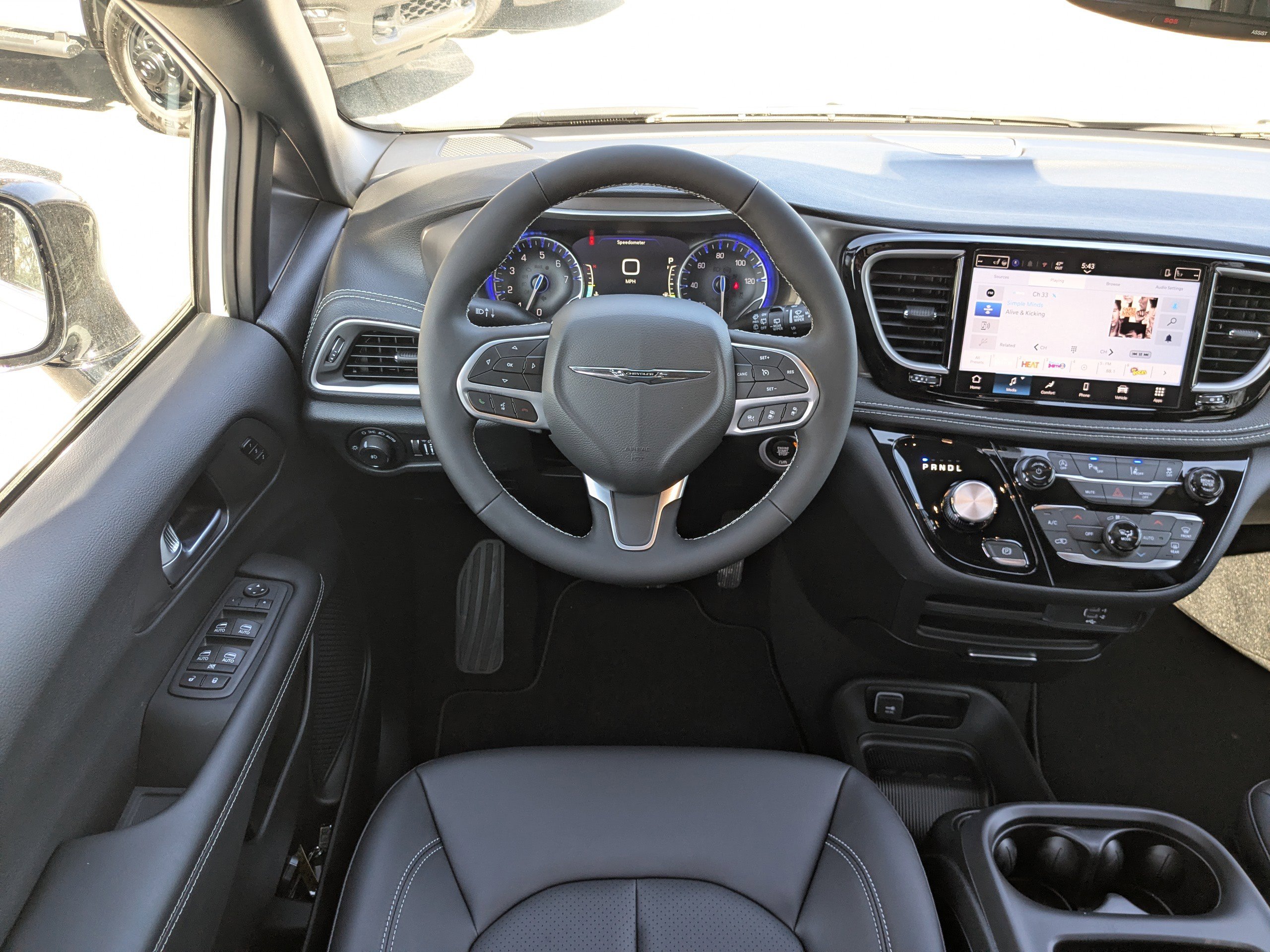 New 2026 Chrysler Pacifica Select image 15