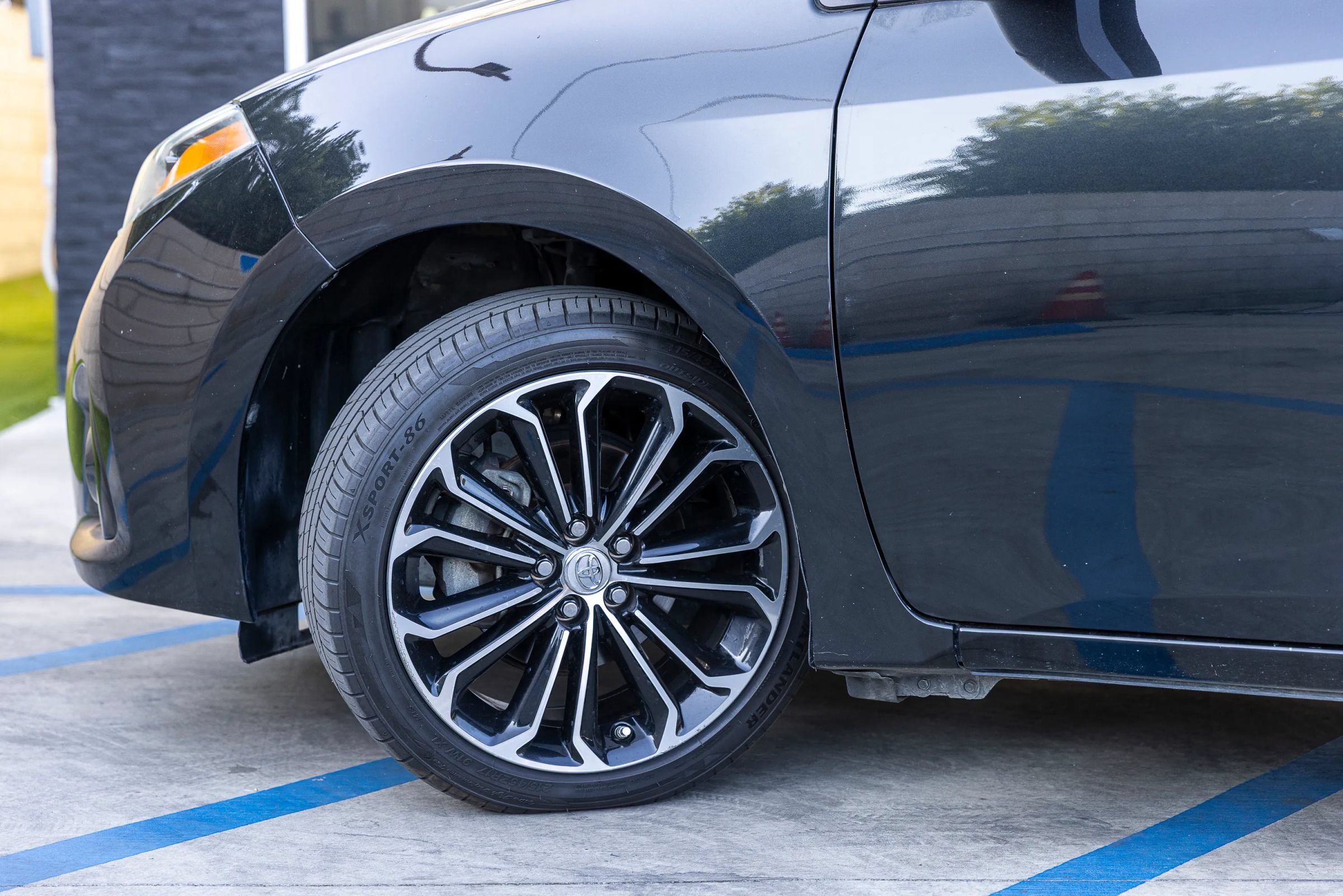 Used 2015 Toyota Corolla S FWD image 35