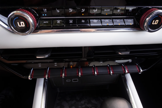 Used 2024 GMC Canyon AT4X AWD/4WD image 19