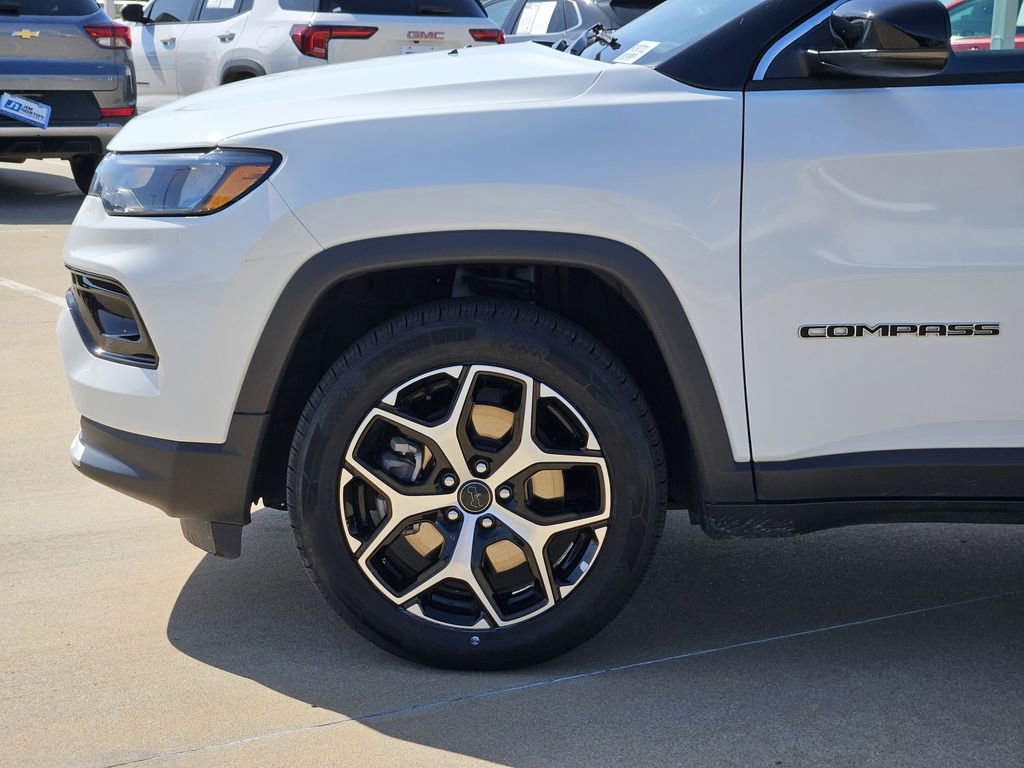 Used 2025 Jeep Compass Limited AWD/4WD image 13