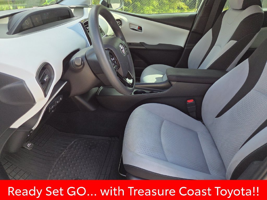 Used 2021 Toyota Prius LE FWD image 26