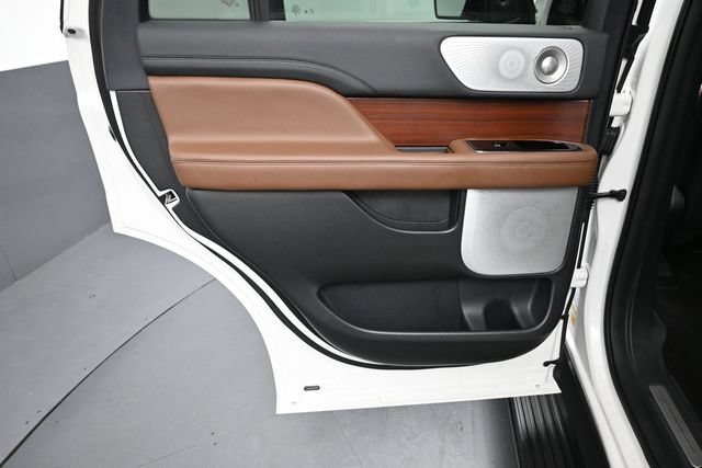 Certified 2023 Lincoln Navigator Reserve AWD/4WD image 24